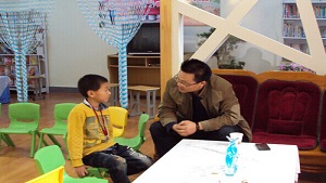 四川绵竹天河小学心联小屋为留守学生开展心理健康辅导活动