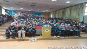 江阴初级中学青爱小屋举办男生青春期教育讲座活动