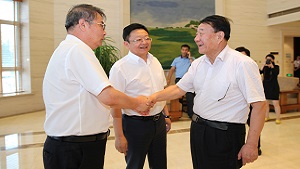 大庆市领导关爱青爱工程，支持爱的教育