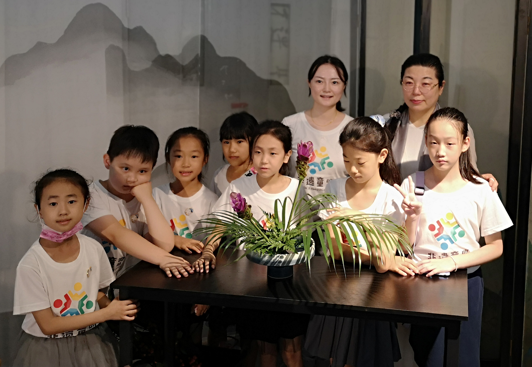 张银俊理事长受邀参加非遗童盟第三届非遗传承国际儿童公益画展开幕式