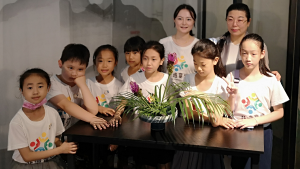 张银俊理事长受邀参加非遗童盟第三届非遗传承国际儿童公益画展开幕式