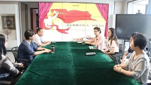 青爱党支部开展“追忆峥嵘岁月·八一致敬老兵”活动