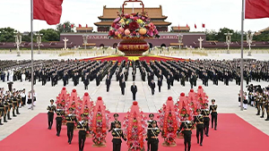 在人民英雄纪念碑前,涕泪致敬:张银俊理事长出席烈士纪念日献花仪式 在人民英雄纪念碑前,涕泪致敬:张银俊理事长出席烈士纪念日献花仪式