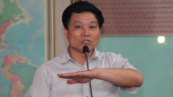 江苏南通青少年素质教育基地主任苏金保 做比说好，少说多做