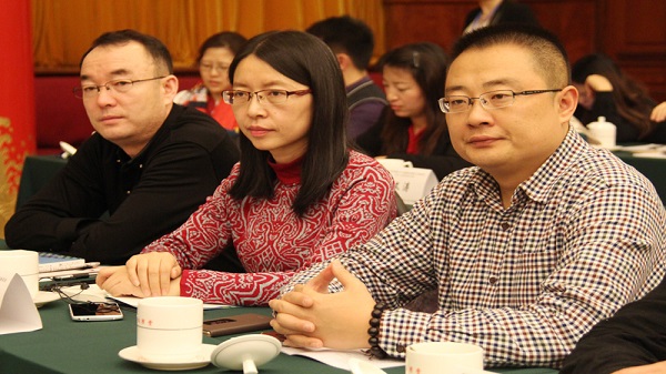 北京青爱教育基金会理事李晓荣（左）、监事李晓钧（中）、监事高波