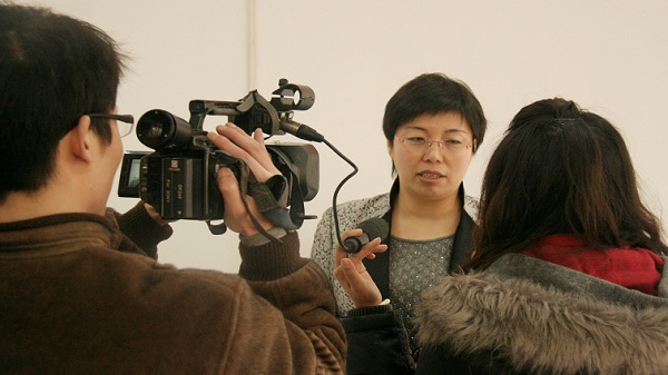 1+1心联行动共同发起人、办公室主任张银俊接受媒体采访