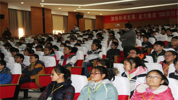 江阴市云亭中学开展“行动起来，向‘零’艾滋迈进”活动