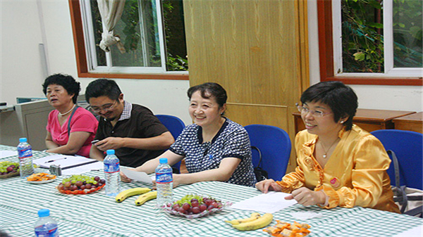 青爱工程四川基地嘉宾座谈会 愉快的现场