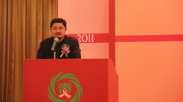 青爱工程办公室副主任李扁在青爱工程图片展上的讲话（4月28日）