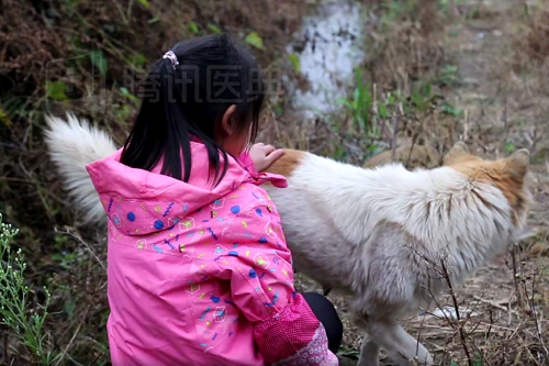 感染艾滋病的10岁女孩：老师，我们长大能结婚生小孩吗？